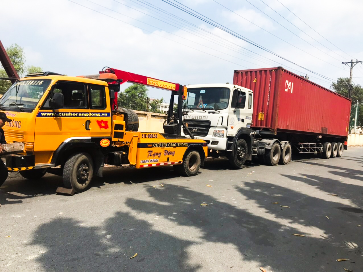Cứu hộ Rạng Đông vận tải & cứu hộ Logo